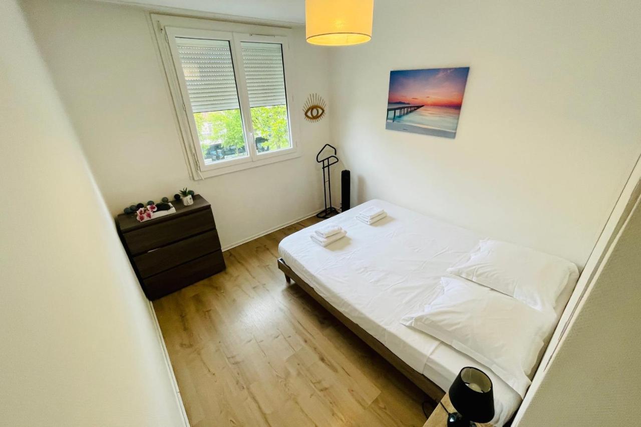 Luminous Apartment With Parking Near The City Center سينون المظهر الخارجي الصورة