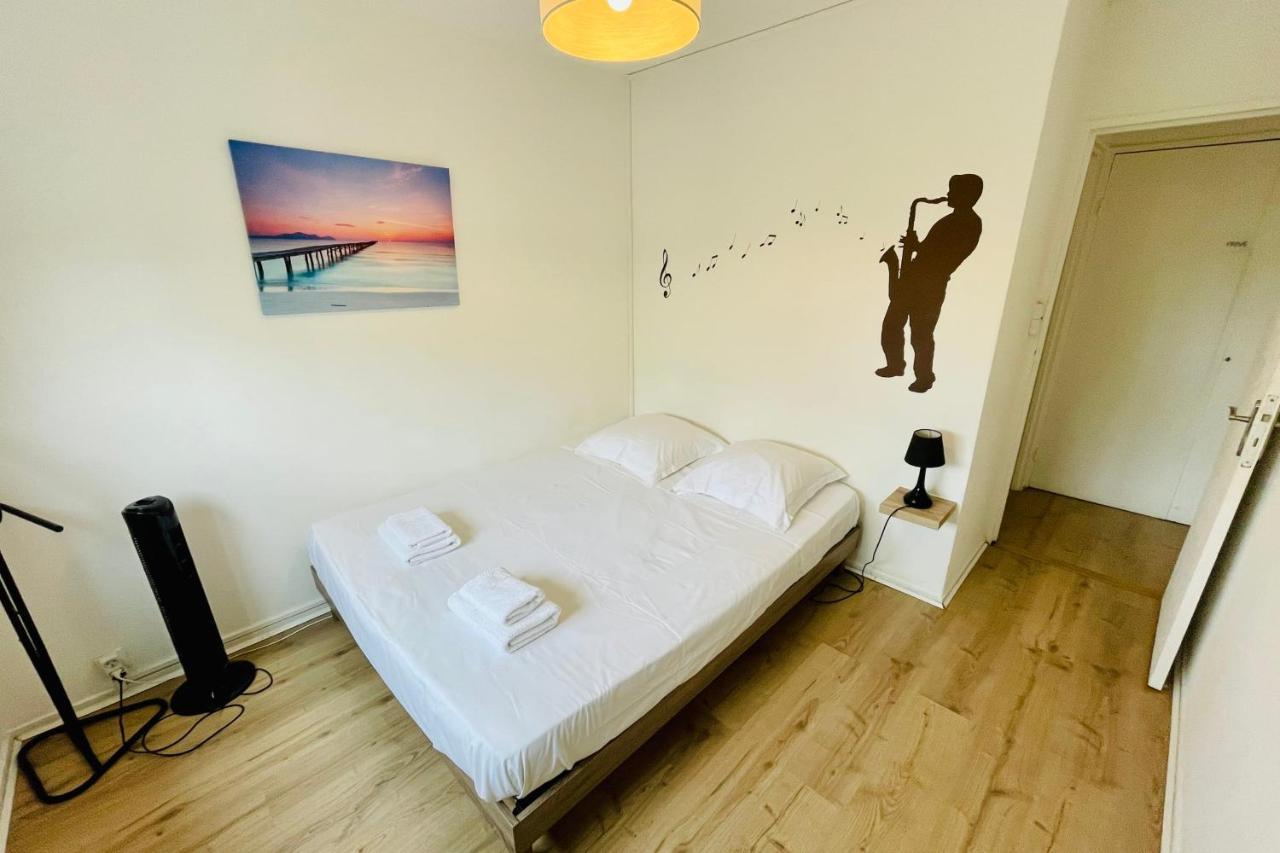 Luminous Apartment With Parking Near The City Center سينون المظهر الخارجي الصورة