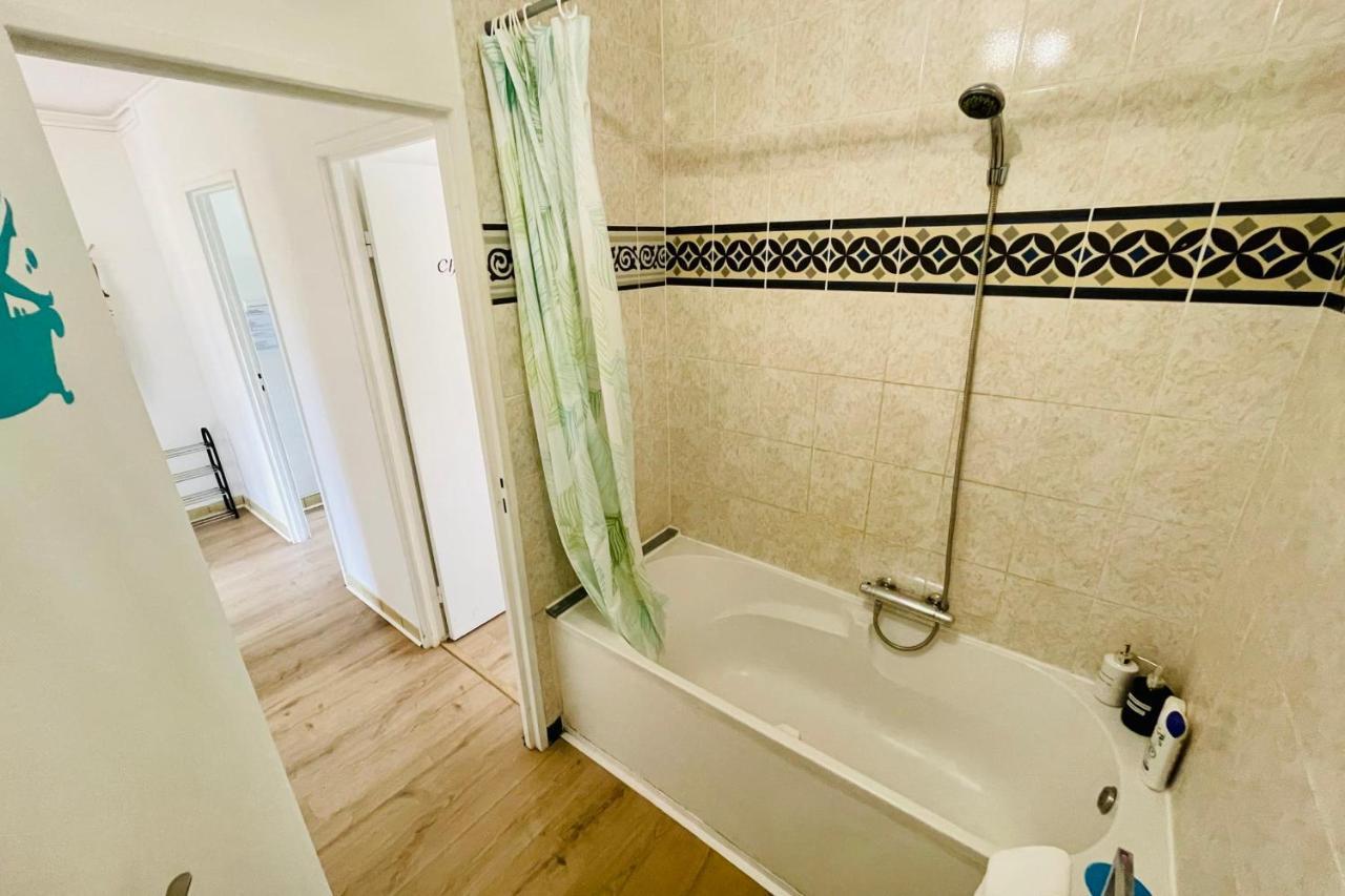 Luminous Apartment With Parking Near The City Center سينون المظهر الخارجي الصورة