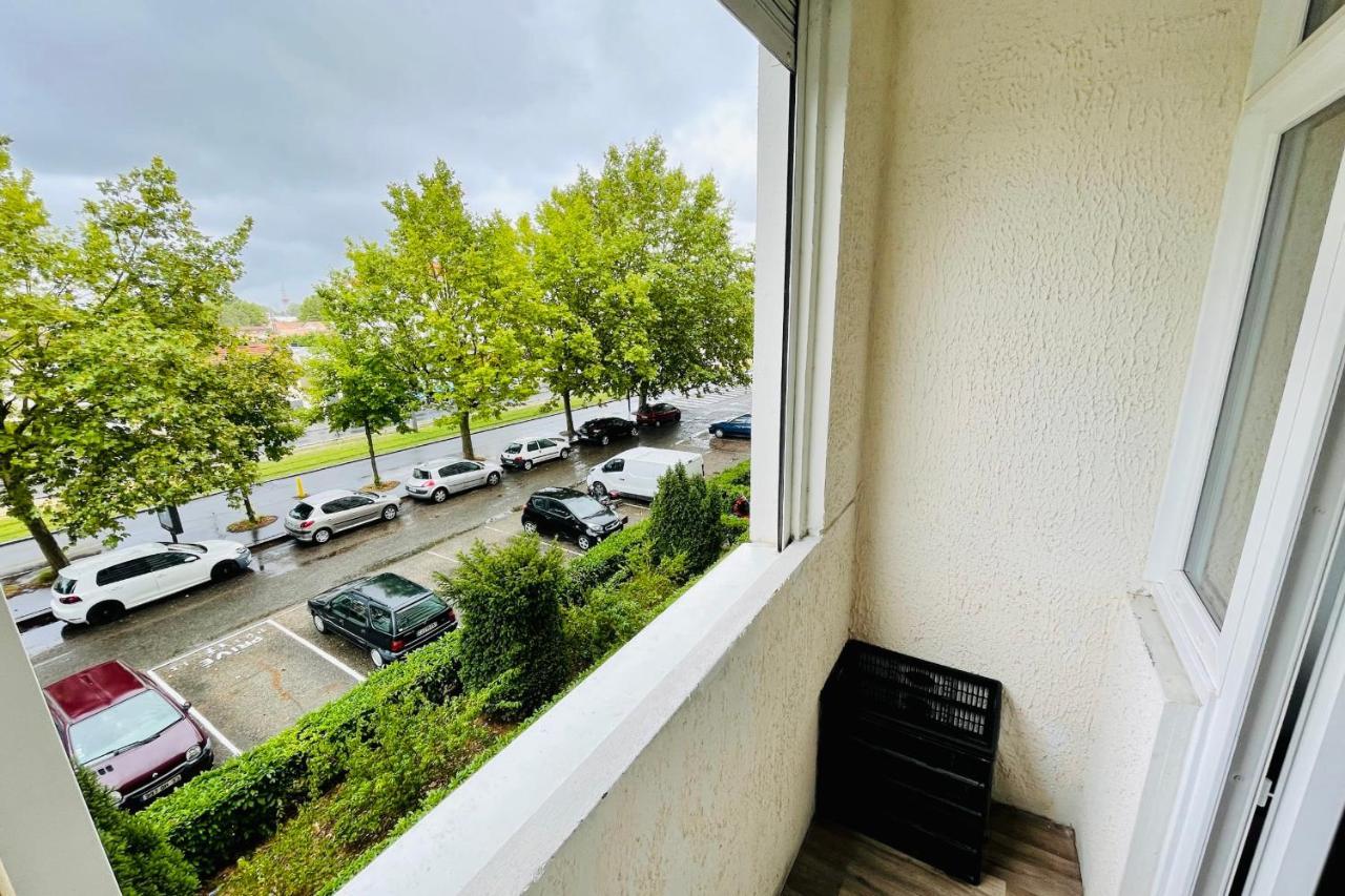 Luminous Apartment With Parking Near The City Center سينون المظهر الخارجي الصورة