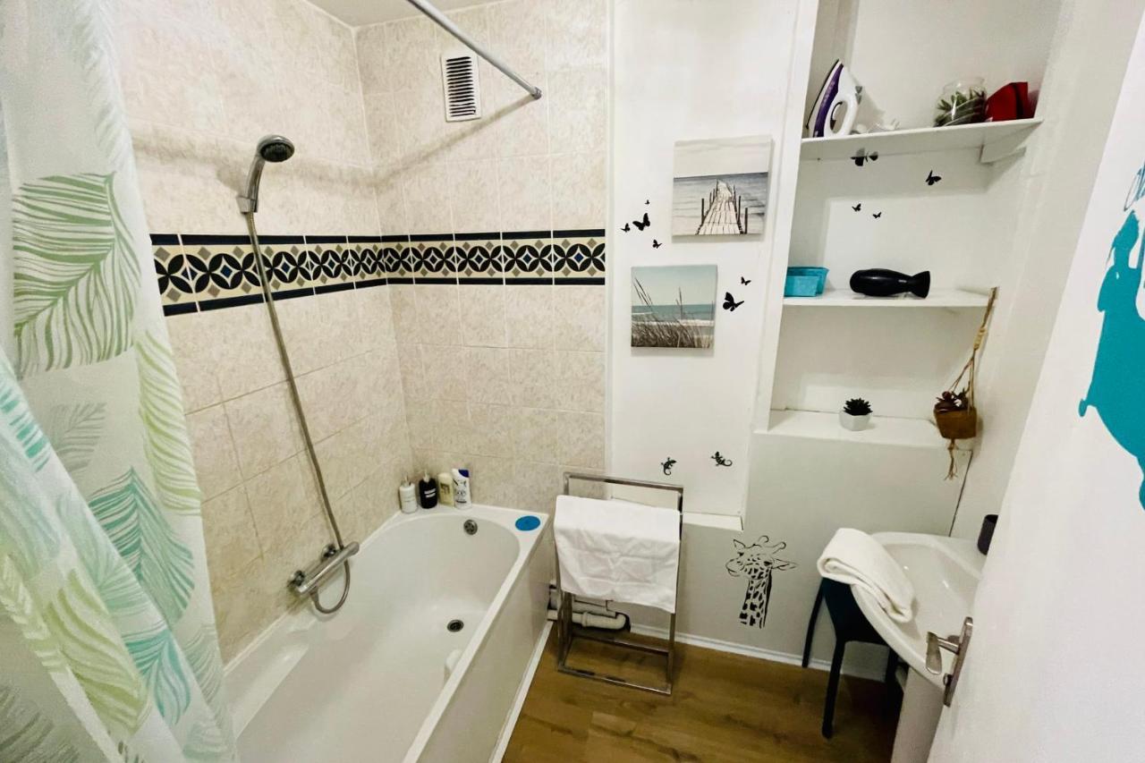 Luminous Apartment With Parking Near The City Center سينون المظهر الخارجي الصورة